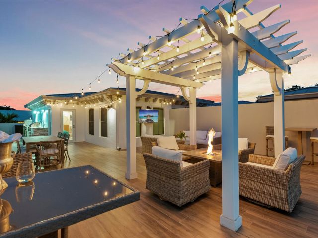 Продажа дома по адресу 220 NE 15th Ave 220 - фото 6131141