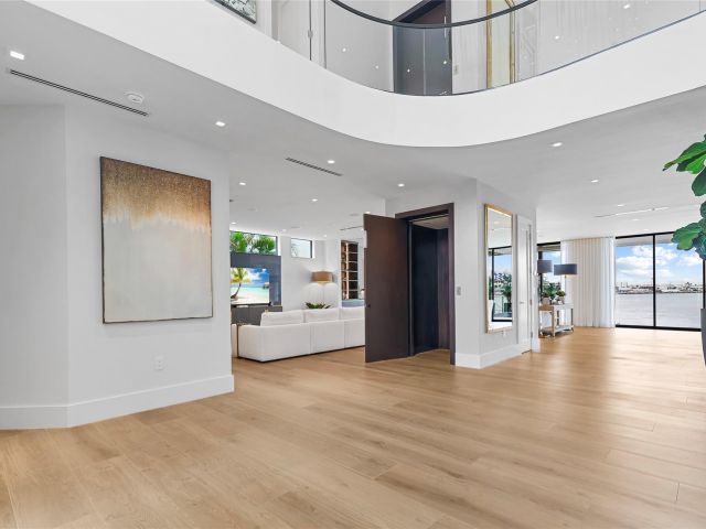 Дом в аренду по адресу 1957 Harbourview Dr - фото 6249453