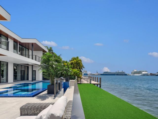 Дом в аренду по адресу 1957 Harbourview Dr - фото 6249465