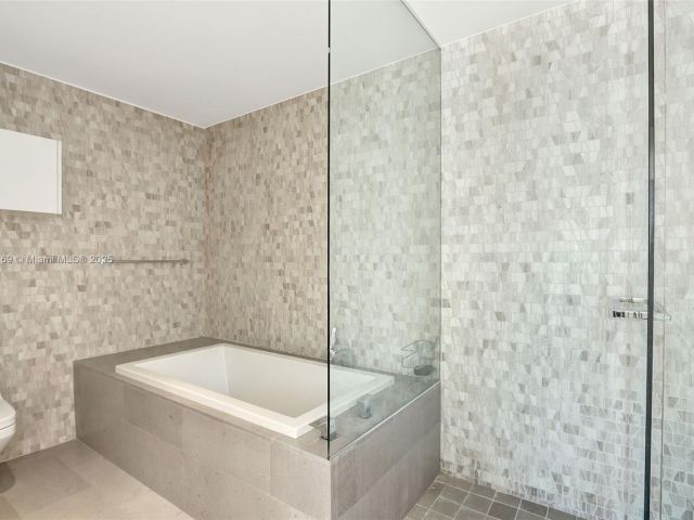 Продажа квартиры #1203 - фото 6080452