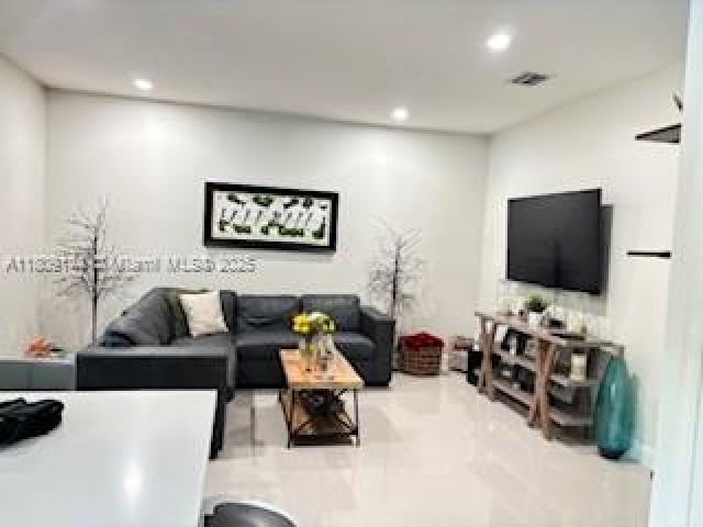 Продажа дома по адресу 3801 SW 149th Ave - фото 6071877