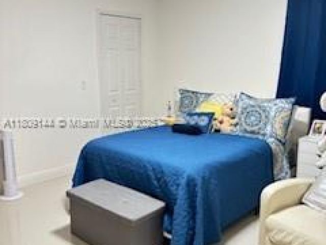 Продажа дома по адресу 3801 SW 149th Ave - фото 6071883