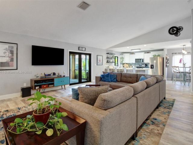 Продажа дома по адресу 17375 SW 282nd St - фото 6072607