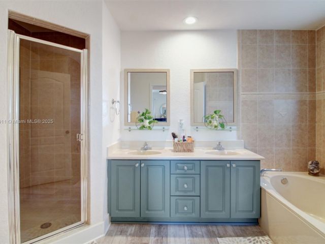 Продажа дома по адресу 17375 SW 282nd St - фото 6072613