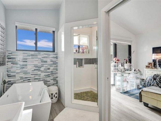 Продажа дома по адресу 21388 Marina Cove Cir 13-G - фото 7137258