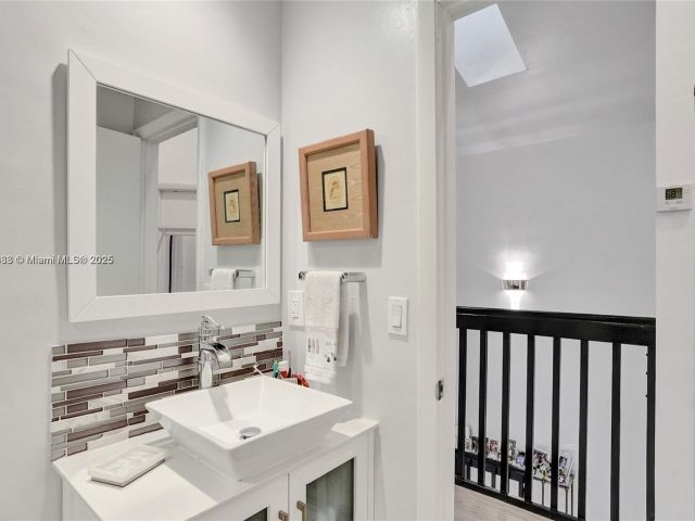 Продажа дома по адресу 21388 Marina Cove Cir 13-G - фото 7137264