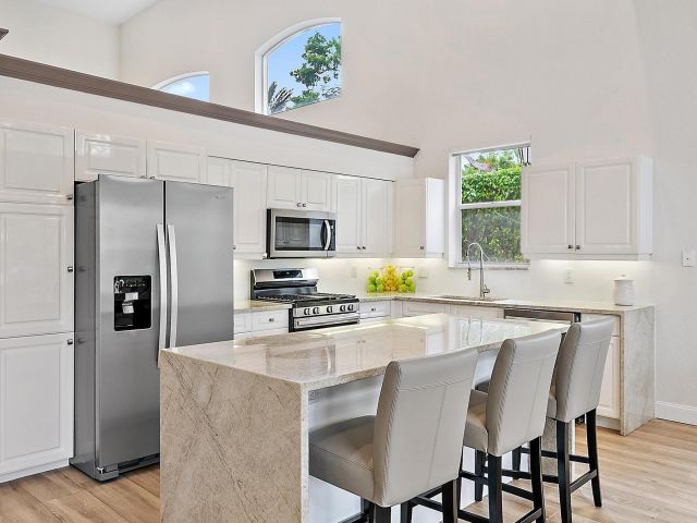 Продажа дома по адресу 8405 Legend Club Drive - фото 6116974