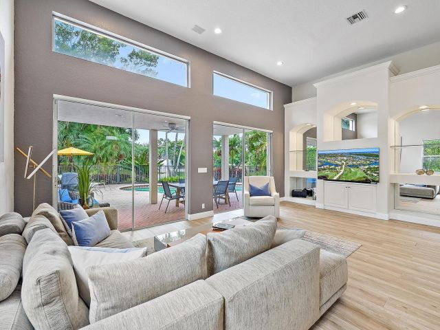 Продажа дома по адресу 8405 Legend Club Drive - фото 6611307