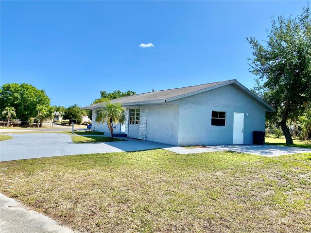 Продажа дома по адресу 1654 43rd St - фото 6116958