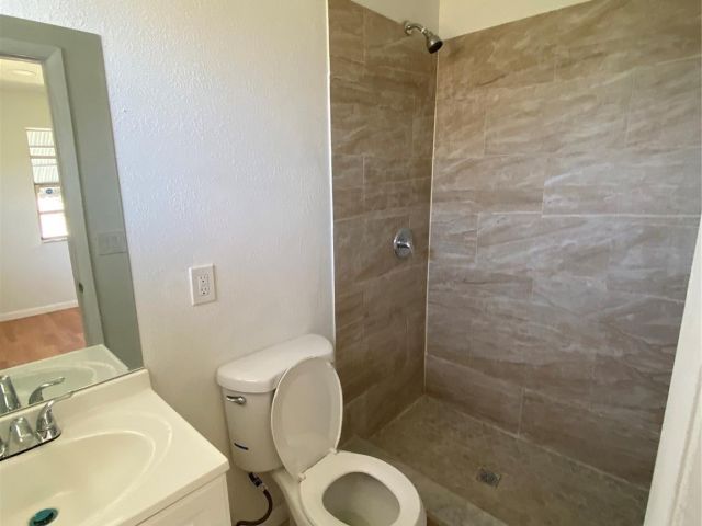 Продажа дома по адресу 1654 43rd St - фото 6116965