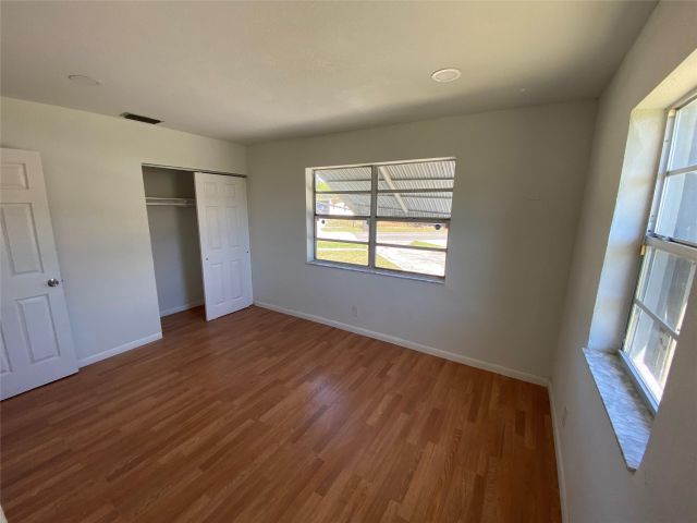 Продажа дома по адресу 1654 43rd St - фото 6116967