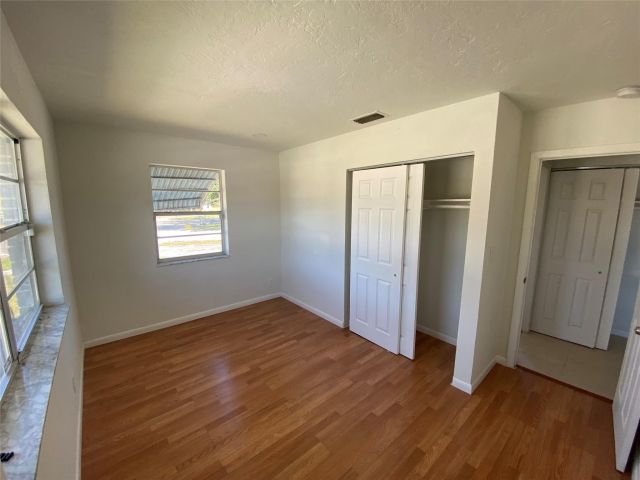 Продажа дома по адресу 1654 43rd St - фото 6116969