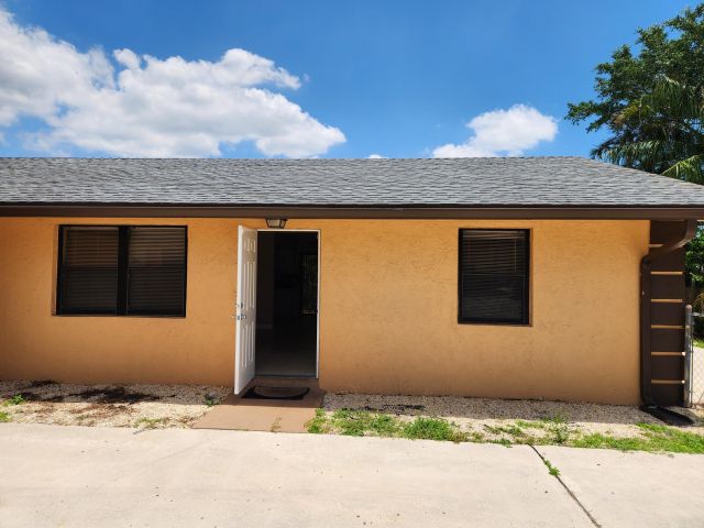Дом в аренду по адресу 4866 Pineaire Lane - фото 6534186
