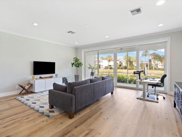 Продажа дома по адресу 21470 Saint Andrews Grand Cir 12 - фото 6073923