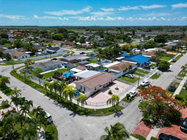 Продажа дома по адресу 25305 SW 124 CT - фото 6073556