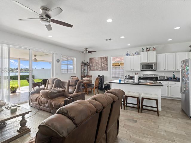 Продажа дома по адресу 28113 SW 132nd Ave - фото 6198112