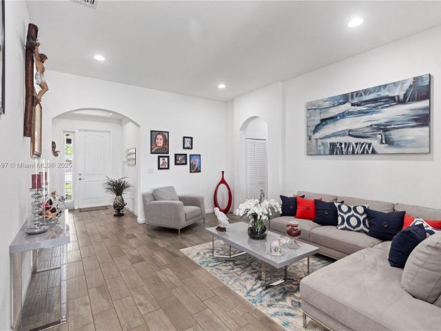 Продажа дома по адресу 28113 SW 132nd Ave - фото 6198113