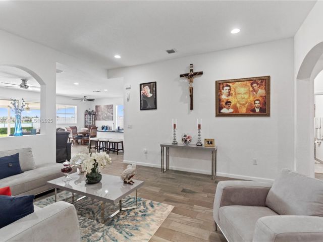 Продажа дома по адресу 28113 SW 132nd Ave - фото 6198114