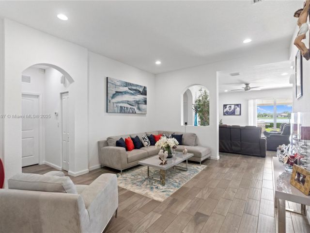 Продажа дома по адресу 28113 SW 132nd Ave - фото 6198115