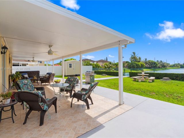 Продажа дома по адресу 28113 SW 132nd Ave - фото 6198125