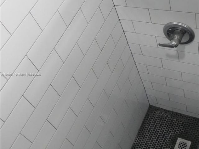 Продажа дома по адресу 1930 NW 55th St - фото 6143646