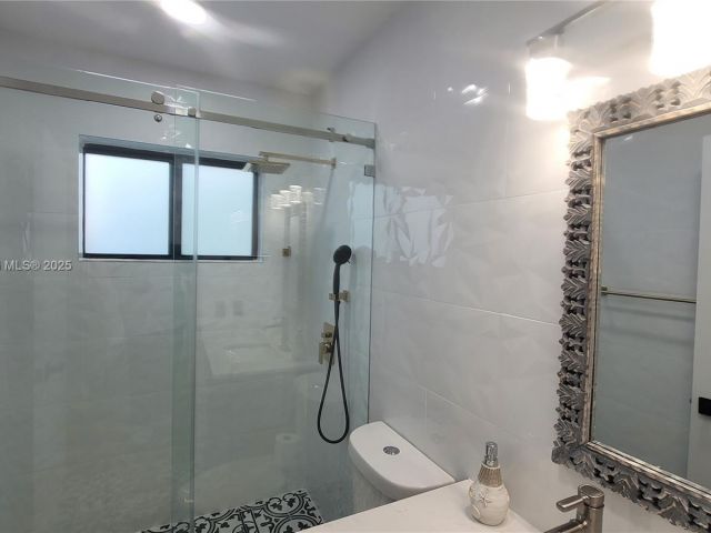 Продажа дома по адресу 14641 SW 52nd St - фото 6082687