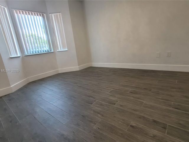 Продажа дома по адресу 14641 SW 52nd St - фото 6082693