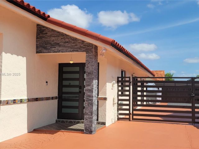 Продажа дома по адресу 14641 SW 52nd St - фото 6082704