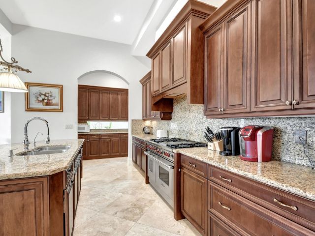 Продажа дома по адресу 6453 Montesito Street - фото 6102118