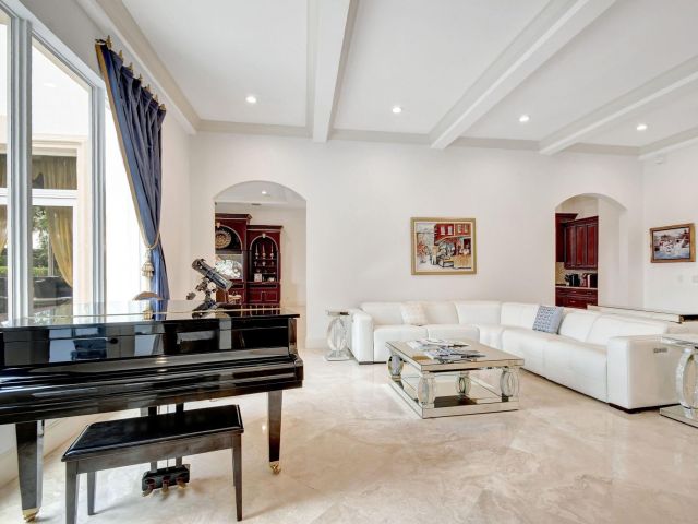 Продажа дома по адресу 6453 Montesito Street - фото 6102122