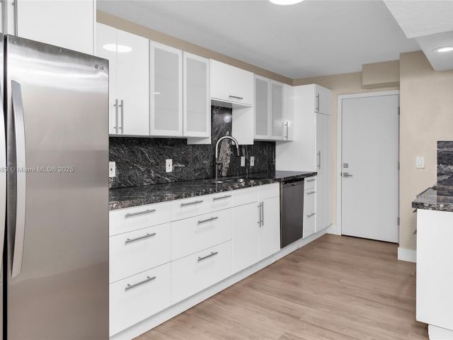 Продажа квартиры #1004 - фото 6084702