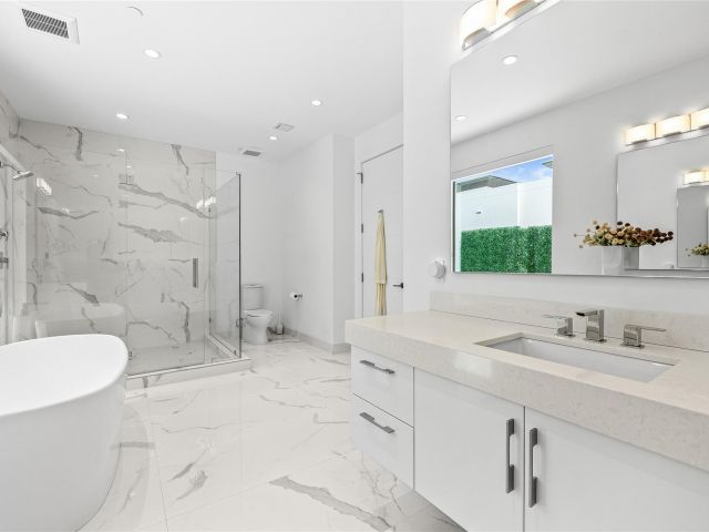 Продажа дома по адресу 244 Shore Ct - фото 6084744