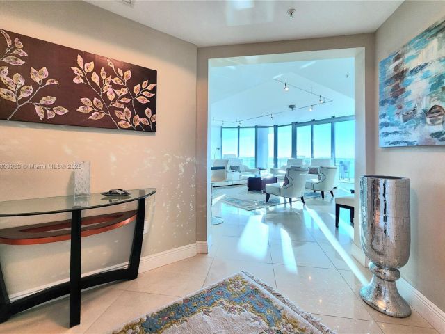 Квартира в аренду номер2805 - фото 6080900