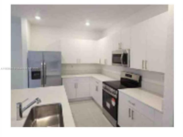 Дом в аренду по адресу 12891 SW 243rd Ter - фото 6078445