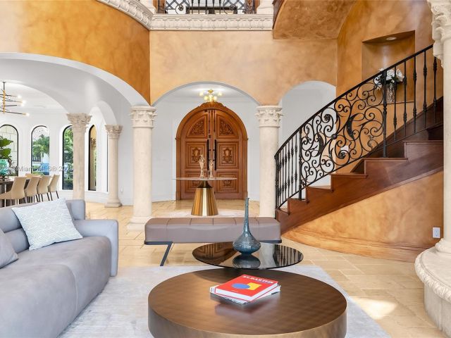 Продажа дома по адресу 1011 Rhodes Villa Ave - фото 6077858