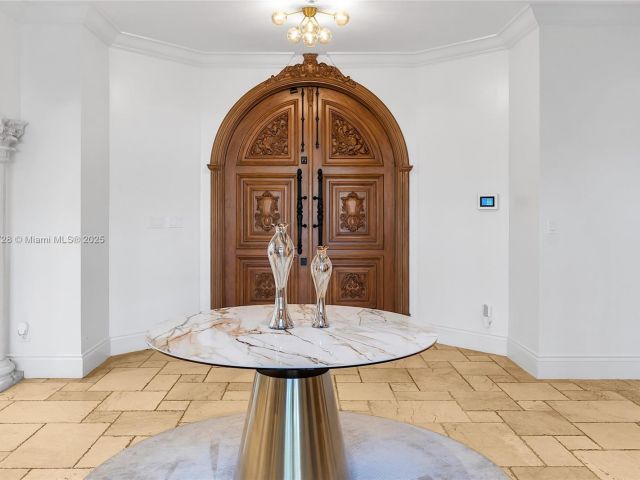 Продажа дома по адресу 1011 Rhodes Villa Ave - фото 6077865