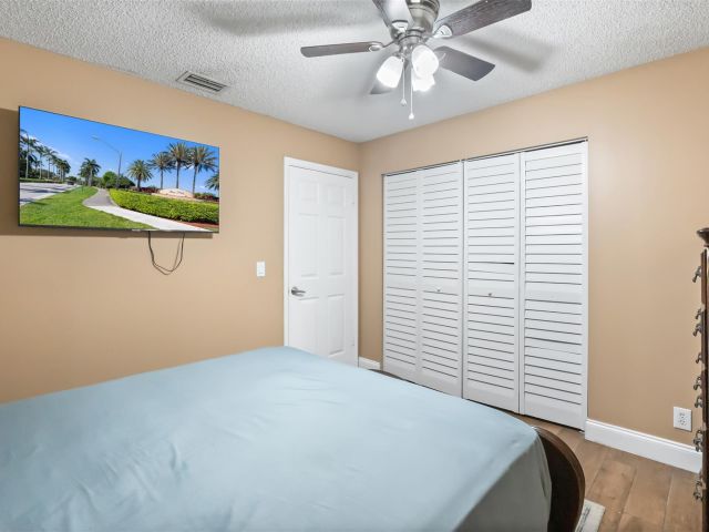 Продажа дома по адресу 22388 Swordfish Dr - фото 6090483