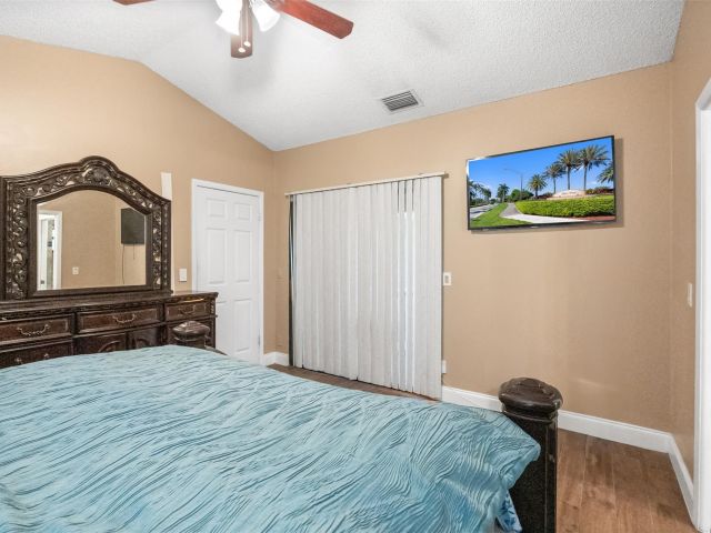 Продажа дома по адресу 22388 Swordfish Dr - фото 6090487