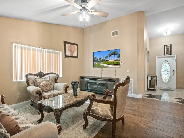 Продажа дома по адресу 22388 Swordfish Dr - фото 6090489