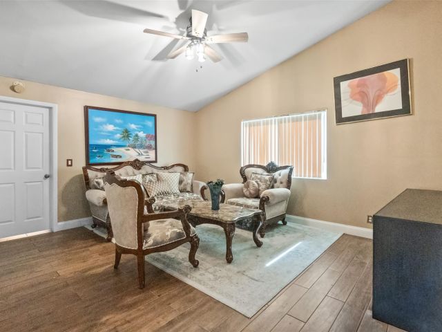 Продажа дома по адресу 22388 Swordfish Dr - фото 6090491