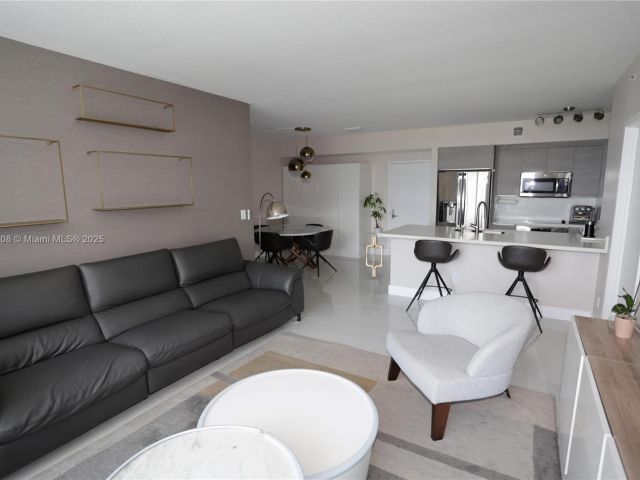 Продажа квартиры #1822 - фото 6081241