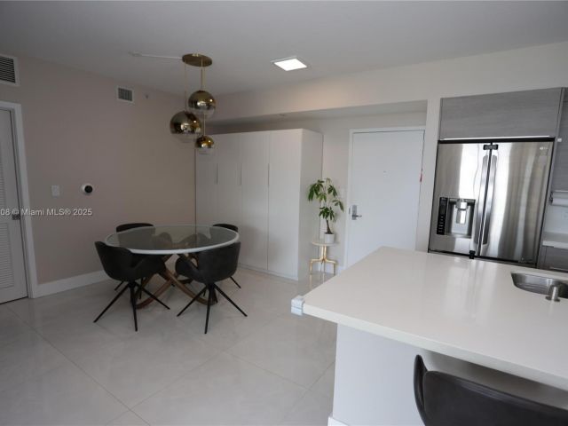 Продажа квартиры #1822 - фото 6081242