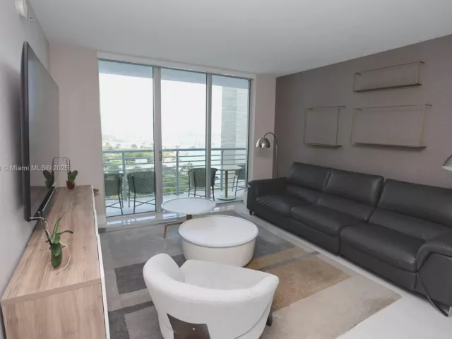 Продажа квартиры #1822 - фото 6081237