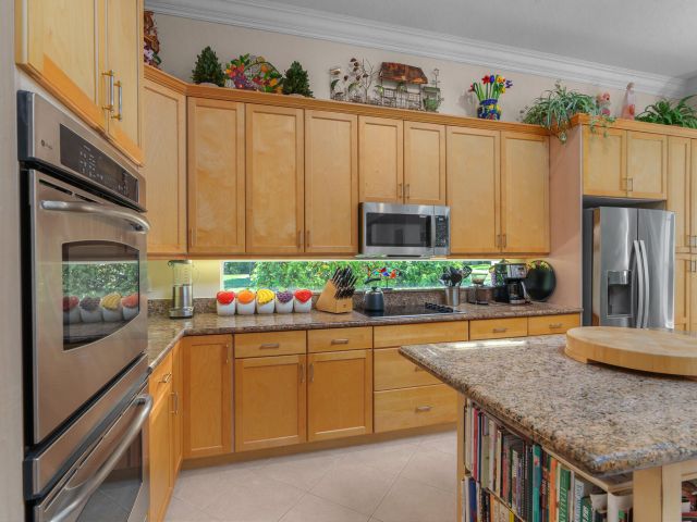 Продажа дома по адресу 7406 Carmela Way - фото 6080637