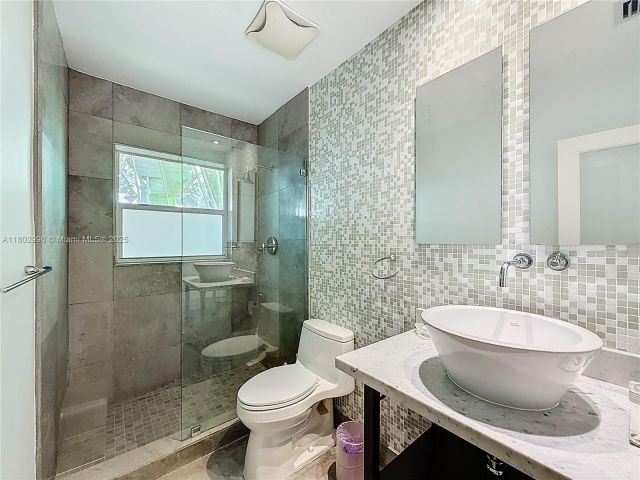 Продажа дома по адресу 2810 Crystal Ct - фото 6079515