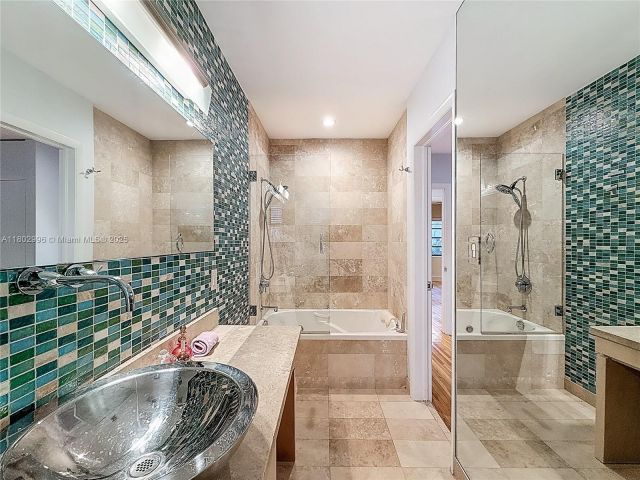 Продажа дома по адресу 2810 Crystal Ct - фото 6079519