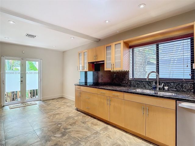 Продажа дома по адресу 2810 Crystal Ct - фото 6079522