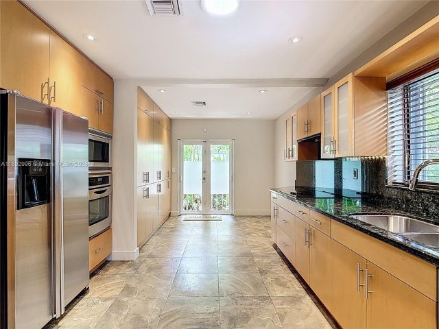 Продажа дома по адресу 2810 Crystal Ct - фото 6079523