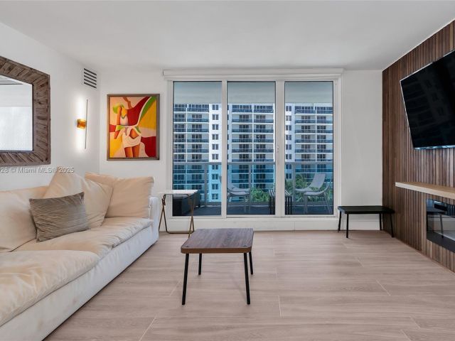 Продажа квартиры #1019 - фото 6080478