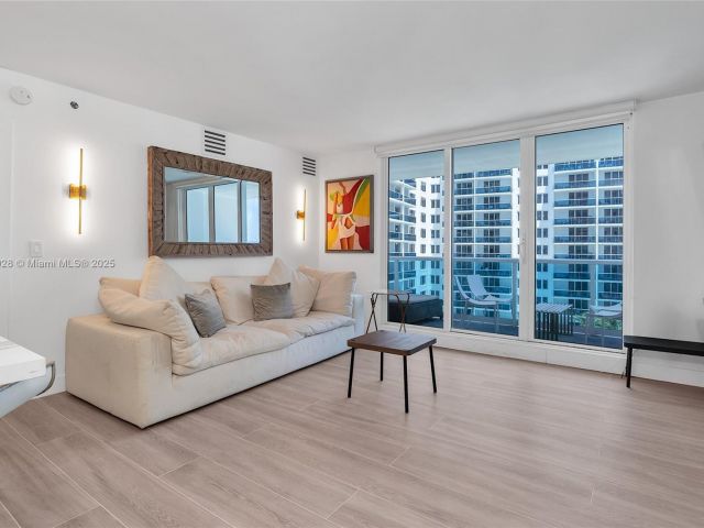 Продажа квартиры #1019 - фото 6080479